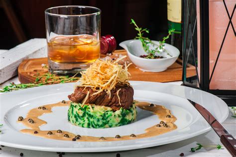 What Food Goes With Whiskey, and the Art of Pairing Spirits with Culinary Delights